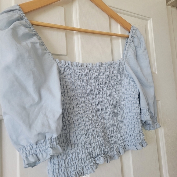 Blank Nyc Chambray Smocked Crop Blouse M - Picture 3 of 6